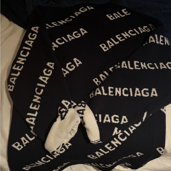 balenciaga sweater